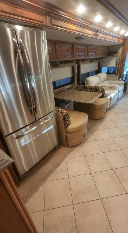 Photo 3 - 2015 Tiffin Motorhomes Class A Motorhome rental photo 11