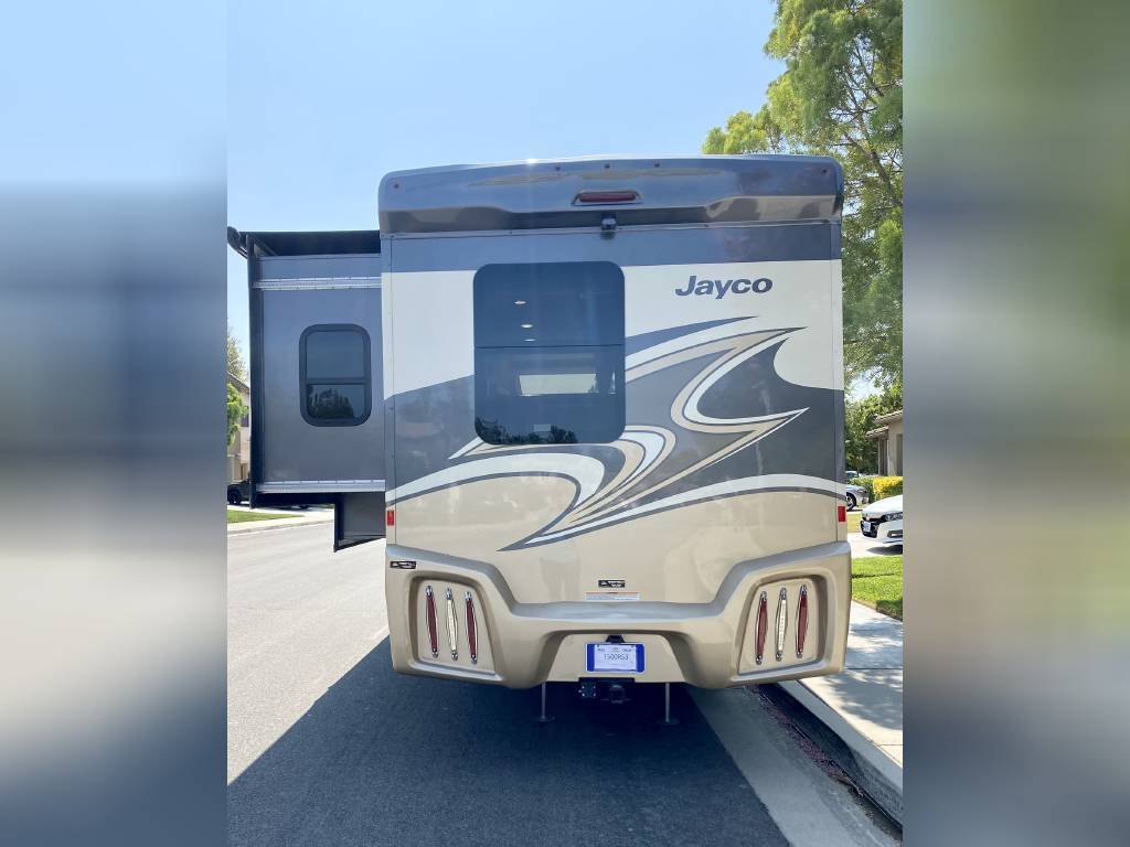 Photo 2 - 2020 Jayco Class C Motorhome rental photo 17