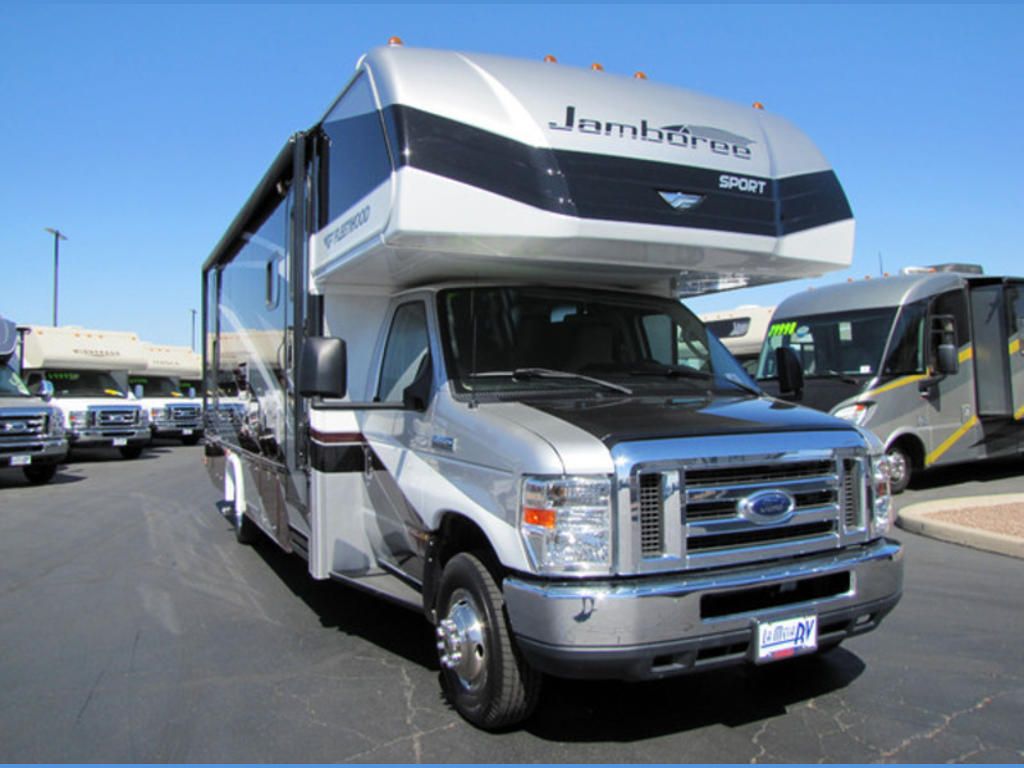 Photo 0 - 2012 Fleetwood Class C Motorhome rental photo 3