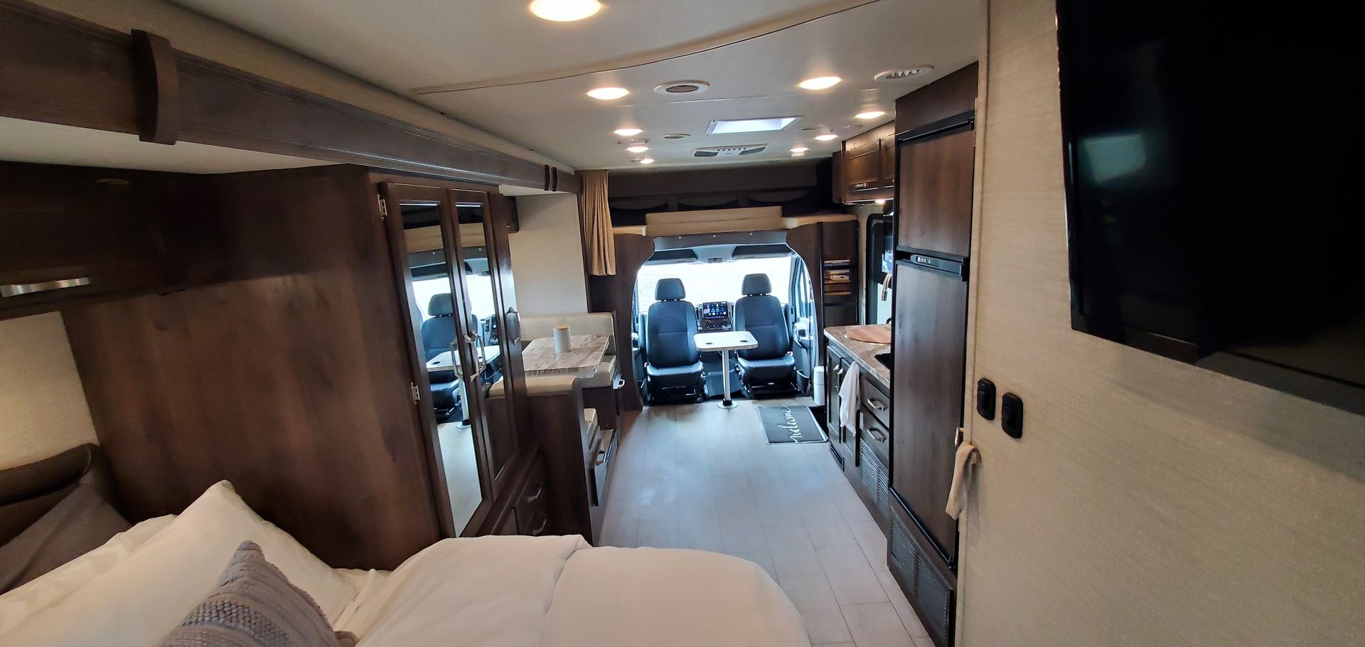 Photo 4 - 2019 Jayco Class C Motorhome rental photo 5
