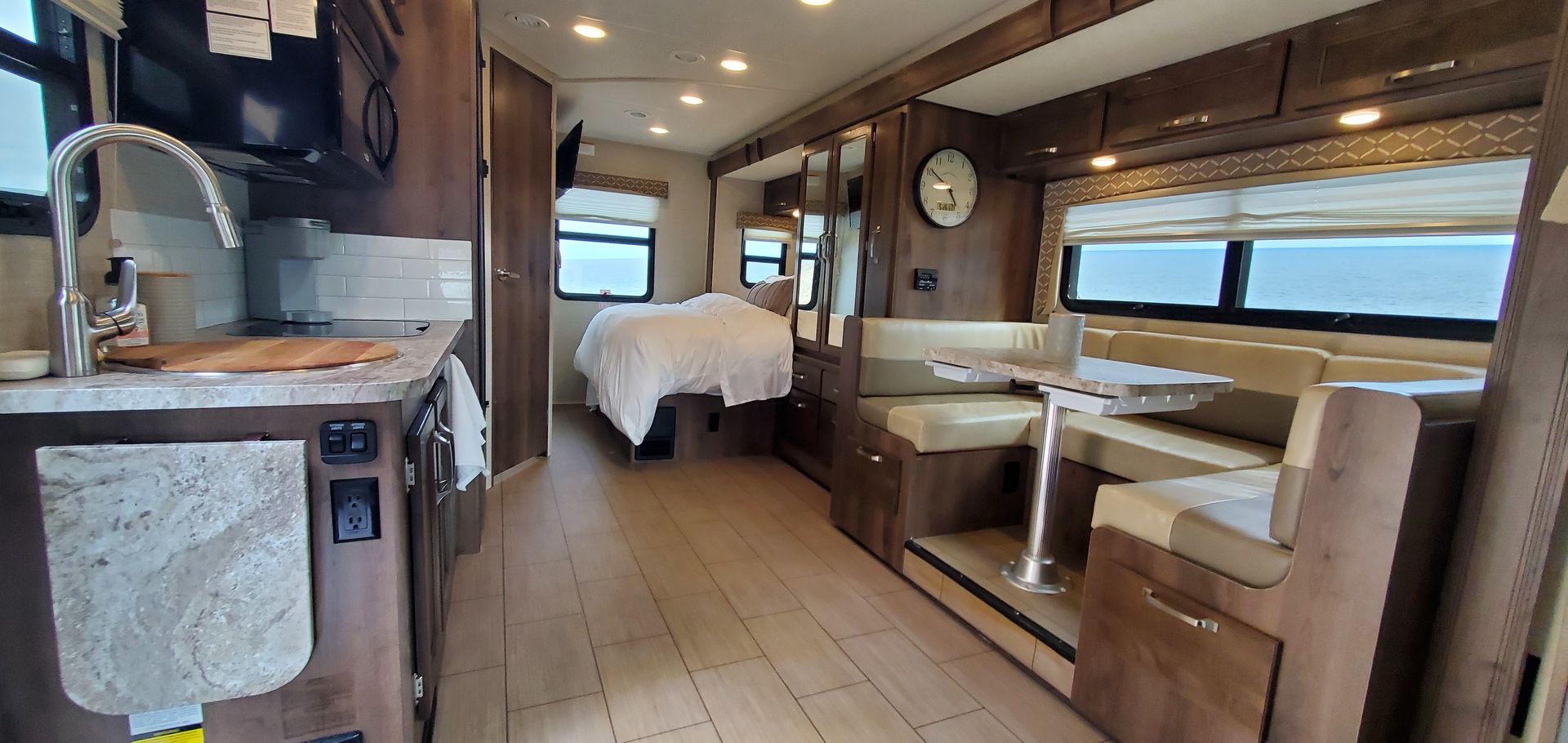 Photo 10 - 2019 Jayco Class C Motorhome rental photo 11