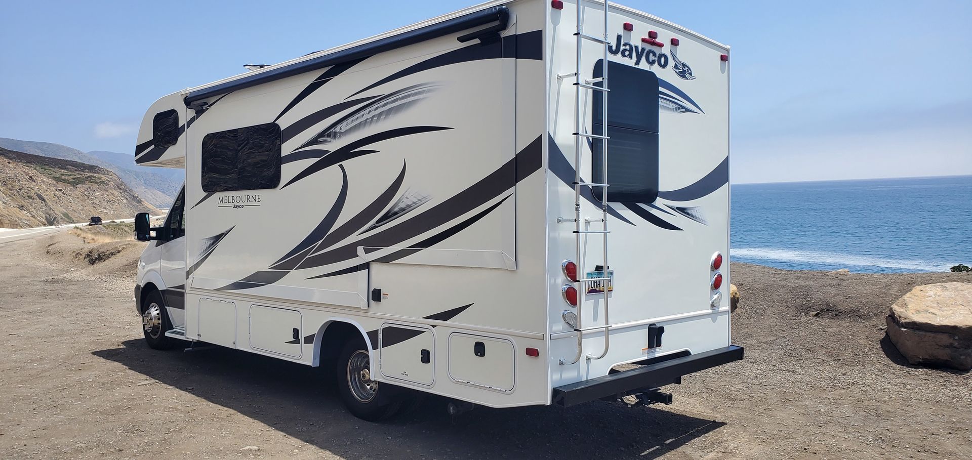 Photo 14 - 2019 Jayco Class C Motorhome rental photo 15