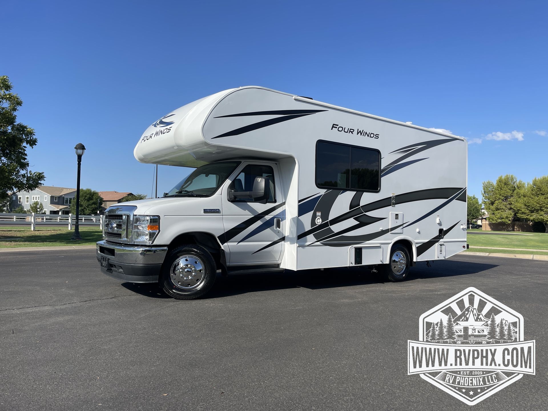 Photo 3 - 2023 Thor Motor Coach Class C Motorhome rental photo 5