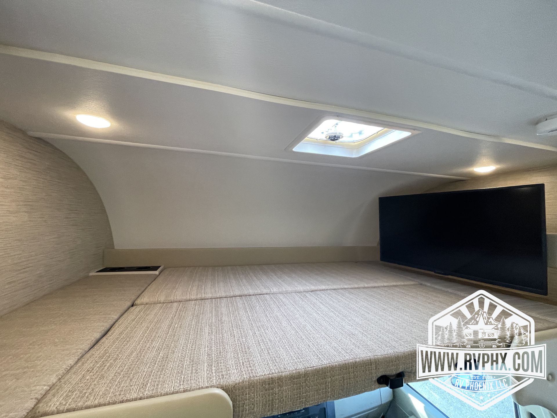 Photo 8 - 2023 Thor Motor Coach Class C Motorhome rental photo 10