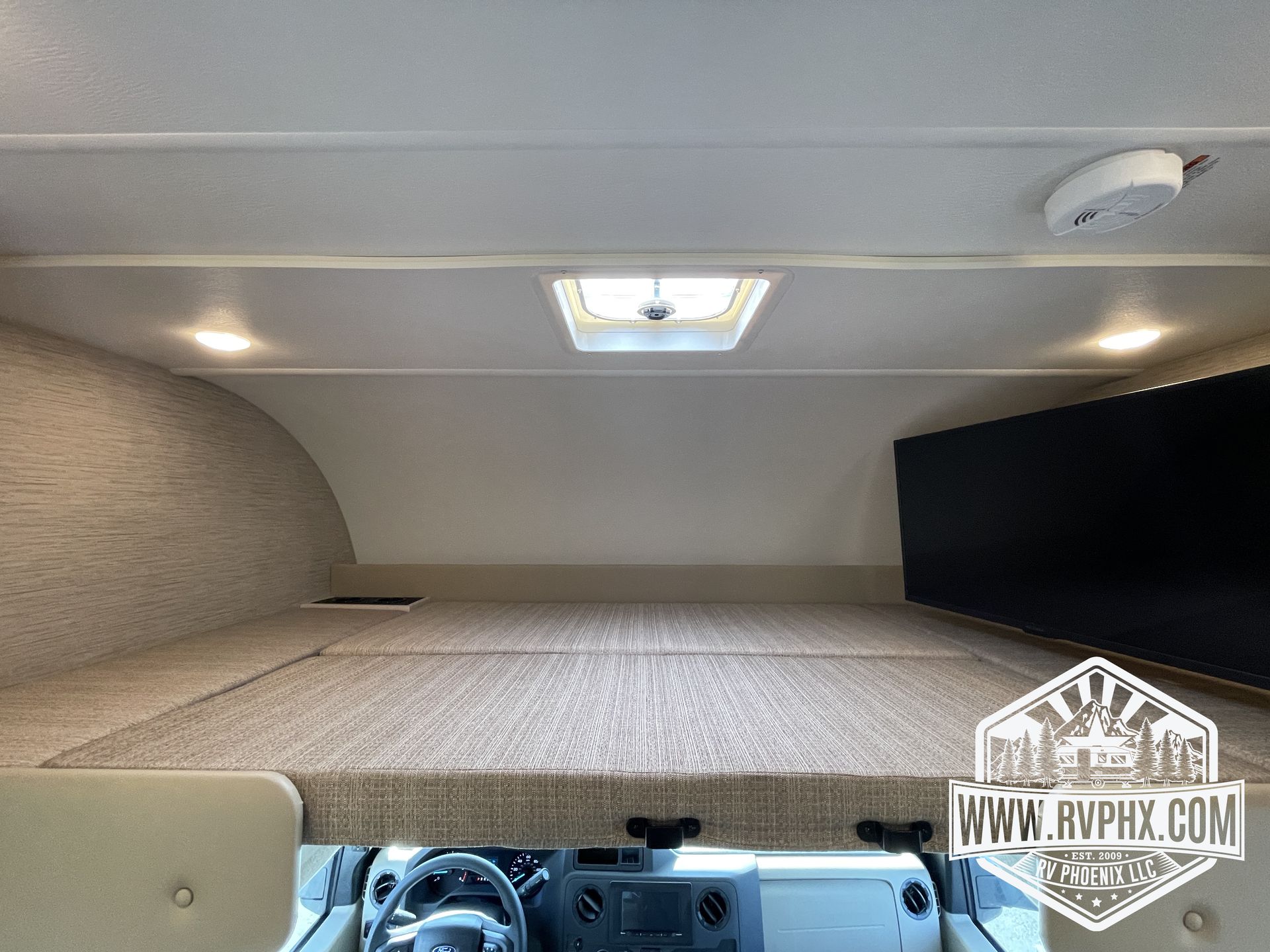Photo 9 - 2023 Thor Motor Coach Class C Motorhome rental photo 11