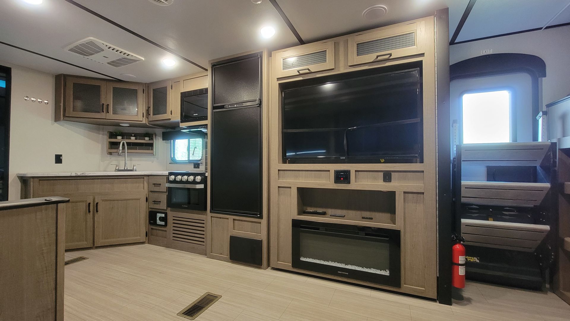 Photo 6 - 2021 Keystone Travel Trailer rental photo 8