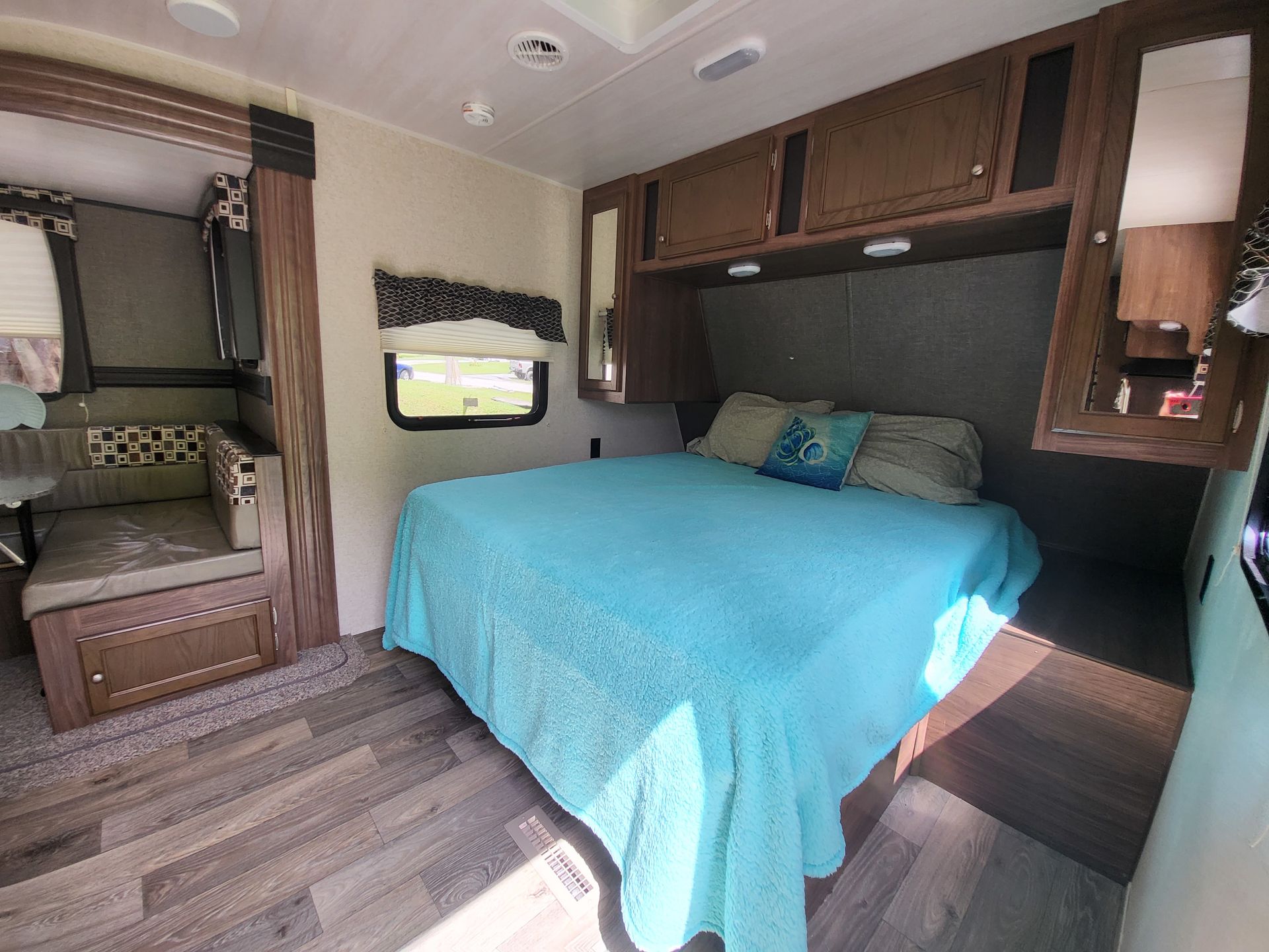 Photo 9 - 2017 Heartland Travel Trailer rental photo 11
