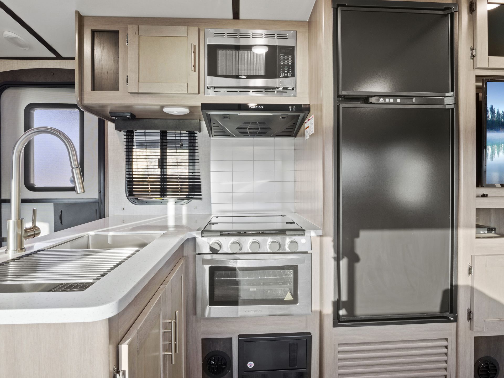 Photo 9 - 2022 Coachmen Travel Trailer rental photo 20