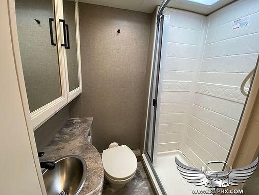 Photo 2 - 2022 Four Winds Class C Motorhome rental photo 10