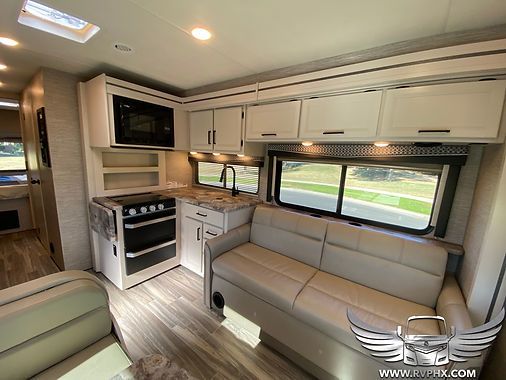 Photo 3 - 2022 Four Winds Class C Motorhome rental photo 14