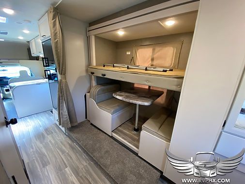 Photo 3 - 2022 Four Winds Class C Motorhome rental photo 17
