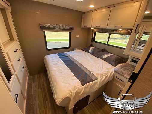 Photo 3 - 2022 Four Winds Class C Motorhome rental photo 21