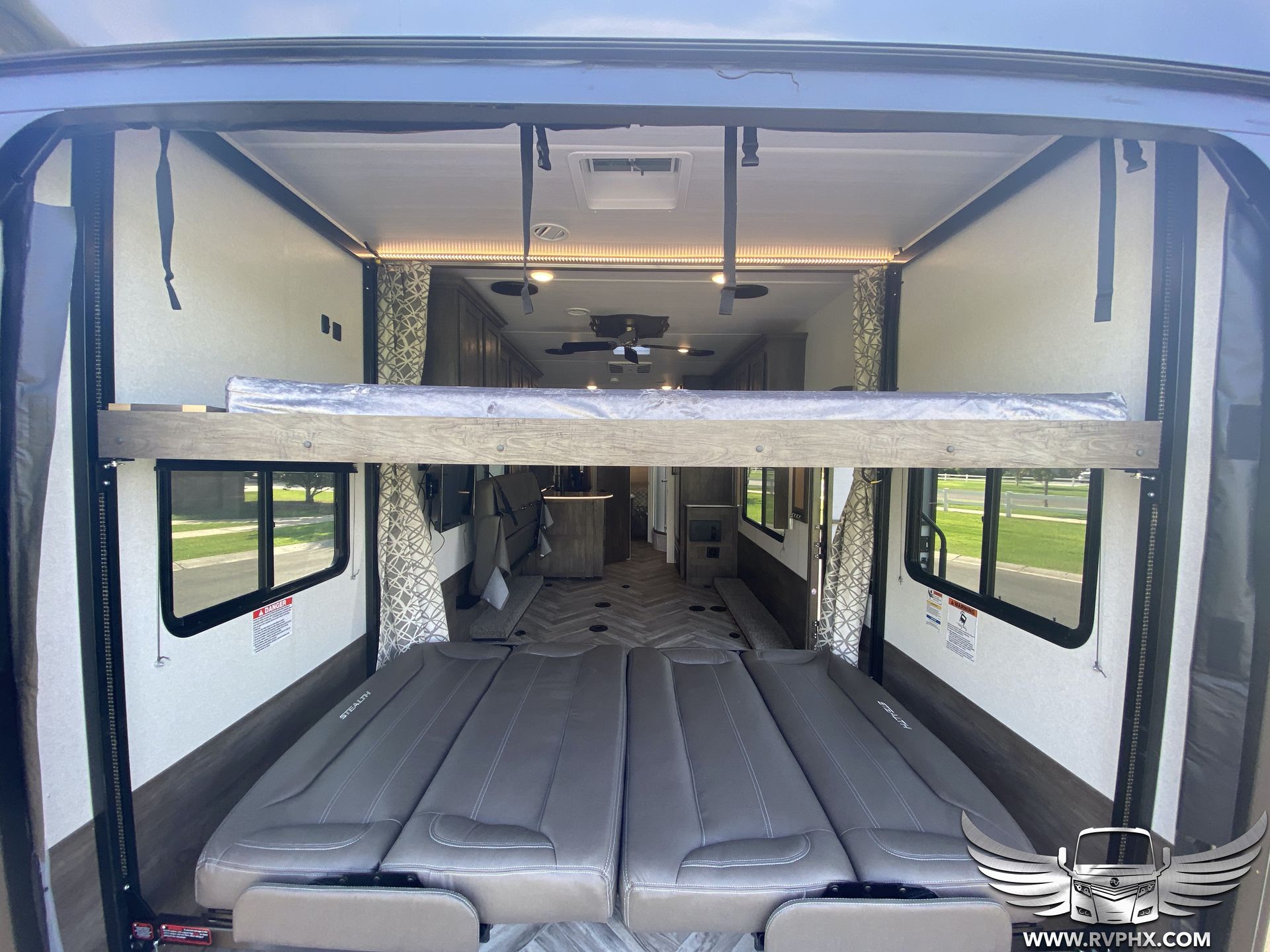 Photo 14 - 2022 Forest River Toy Hauler rental photo 16
