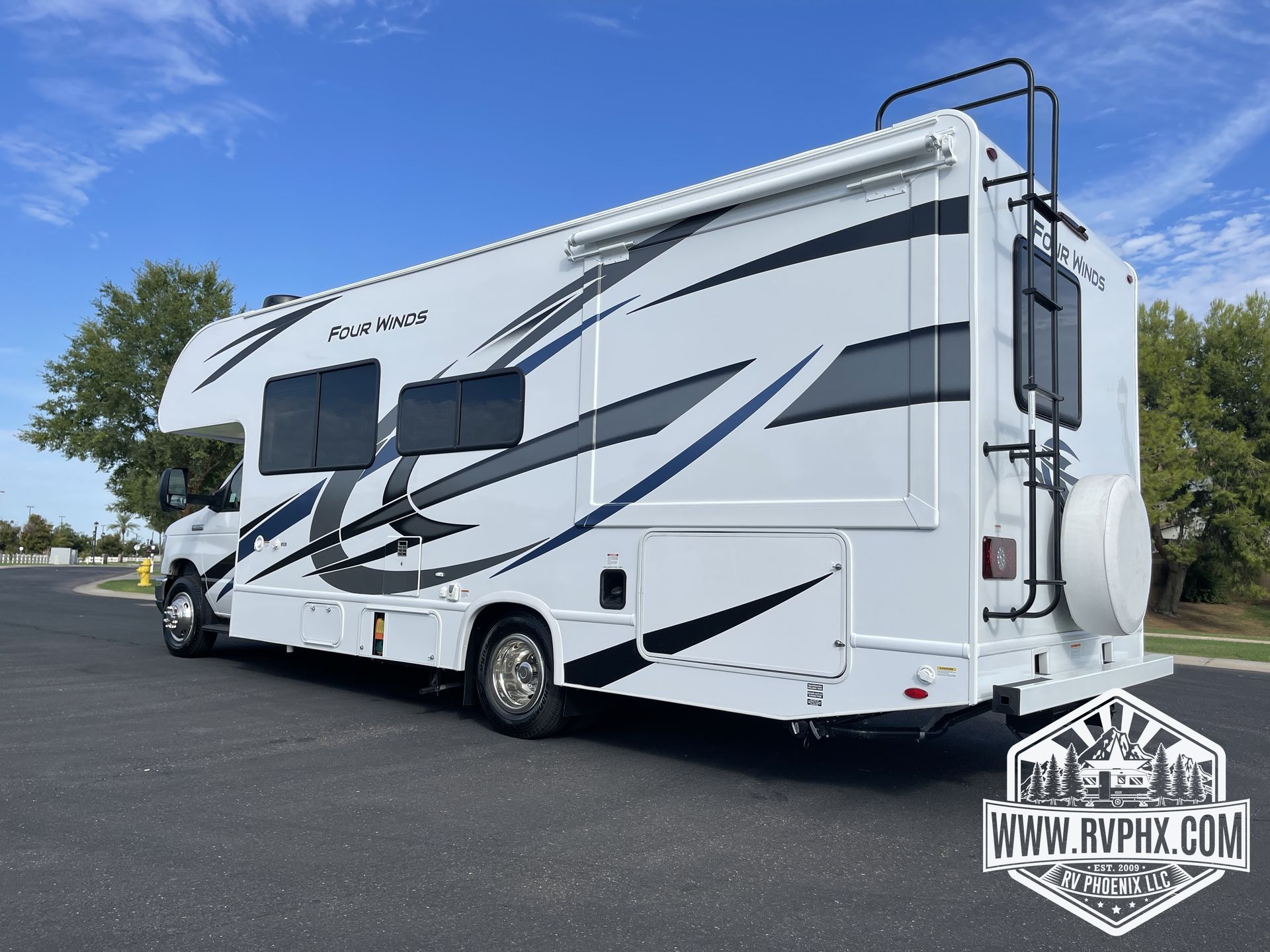 Photo 4 - 2021 Thor Class C Motorhome rental photo 6