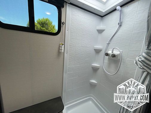 Photo 19 - 2020 Apex Travel Trailer rental photo 21