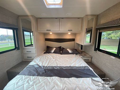 Photo 1 - 2022 Thor Class C Motorhome rental photo 3