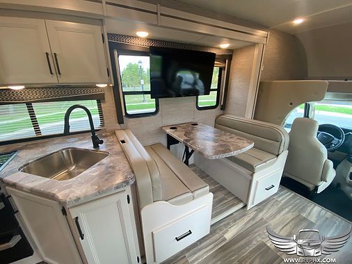 Photo 3 - 2022 Thor Class C Motorhome rental photo 5