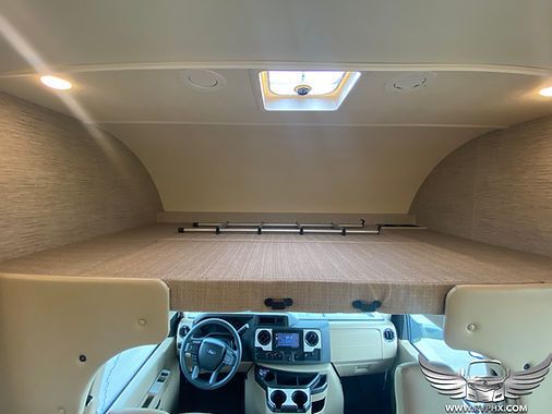 Photo 5 - 2022 Thor Class C Motorhome rental photo 7