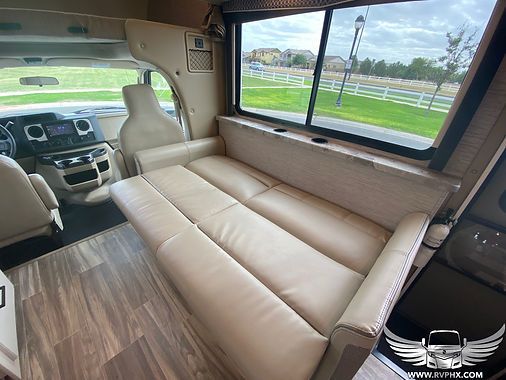 Photo 11 - 2022 Thor Class C Motorhome rental photo 13