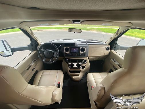 Photo 14 - 2022 Thor Class C Motorhome rental photo 16