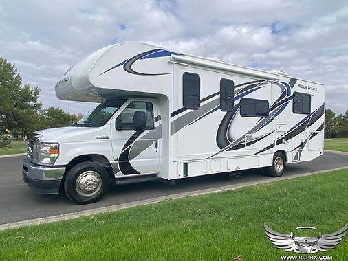 Photo 16 - 2022 Thor Class C Motorhome rental photo 18