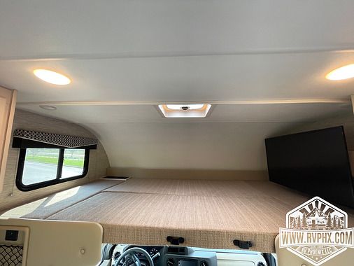 Photo 11 - 2022 Thor Class C Motorhome rental photo 13