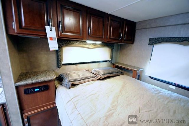 Photo 6 - 2023 Thor Class C Motorhome rental photo 8