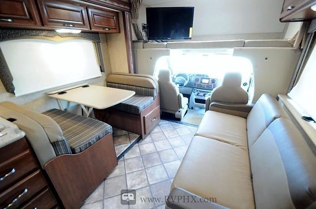 Photo 14 - 2023 Thor Class C Motorhome rental photo 16