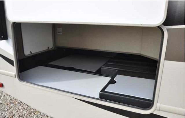 Photo 2 - 2018 Thor Class C Motorhome rental photo 4
