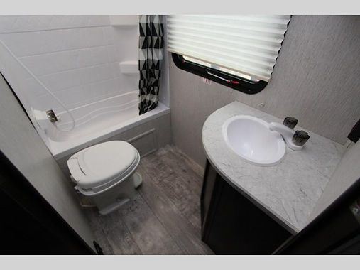 Photo 14 - 2022 Heartland Travel Trailer rental photo 16