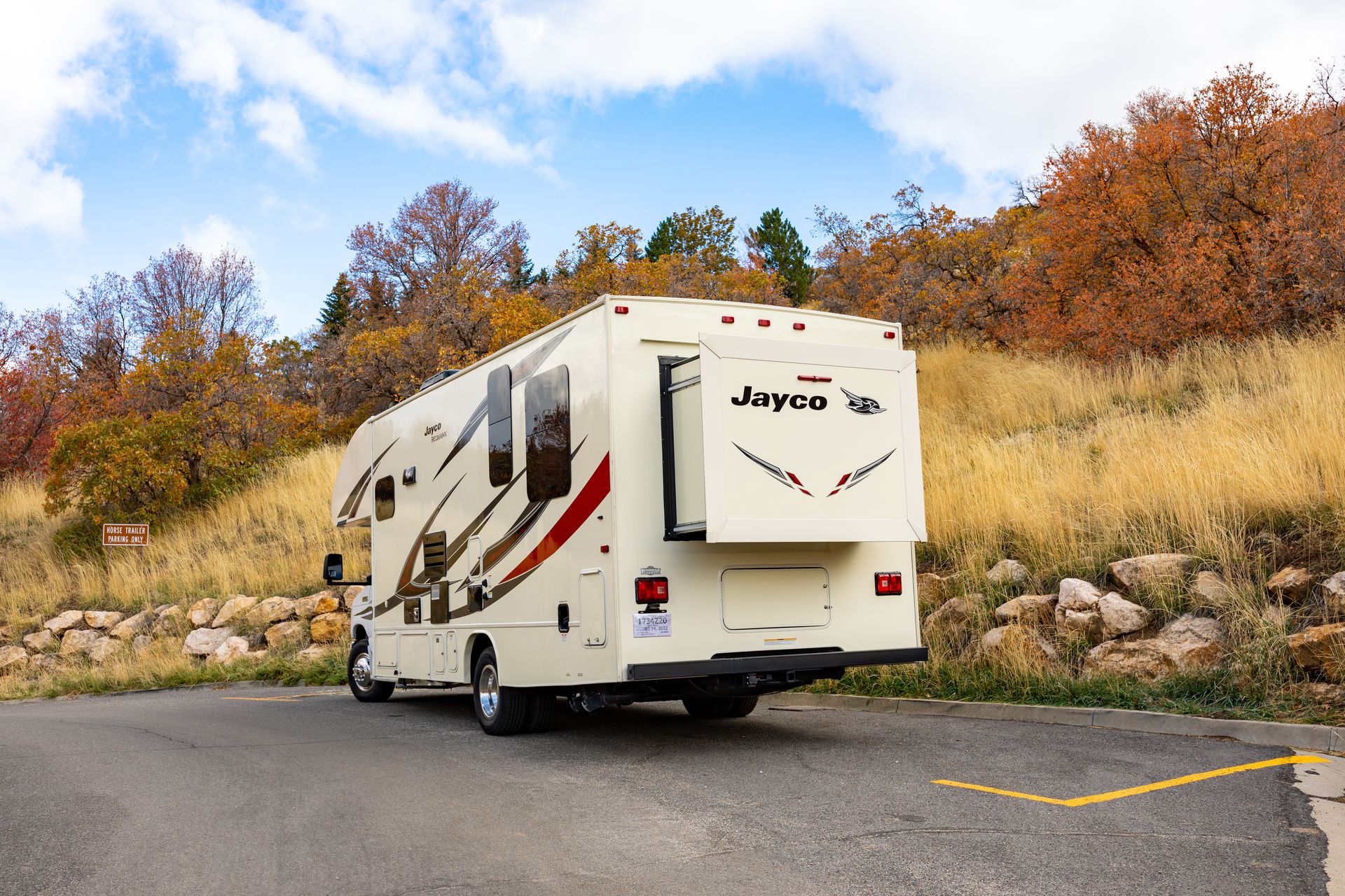 Photo 4 - 2017 Jayco Class C Motorhome rental photo 6
