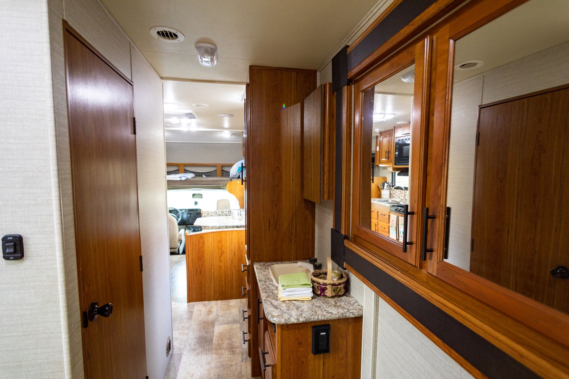 Photo 17 - 2017 Jayco Class C Motorhome rental photo 19