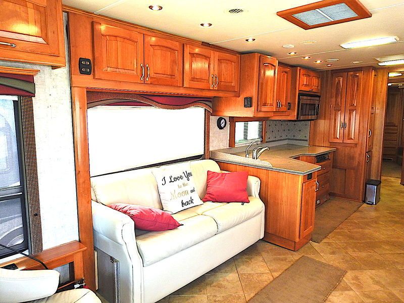 Photo 1 - 2007 Beaver Class A Motorhome rental photo 8