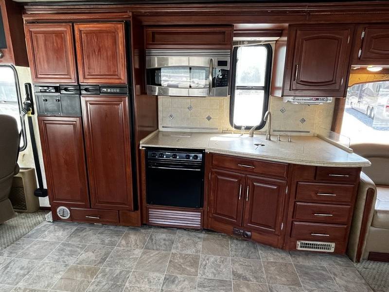 Photo 1 - 2008 Fleetwood Class A Motorhome rental photo 4