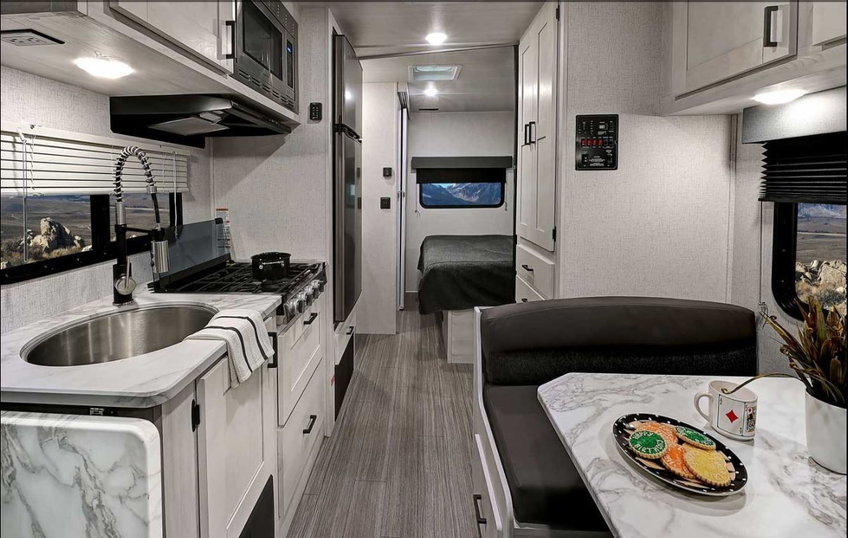 Photo 2 - 2022 East to West Inc Class C Motorhome rental photo 5