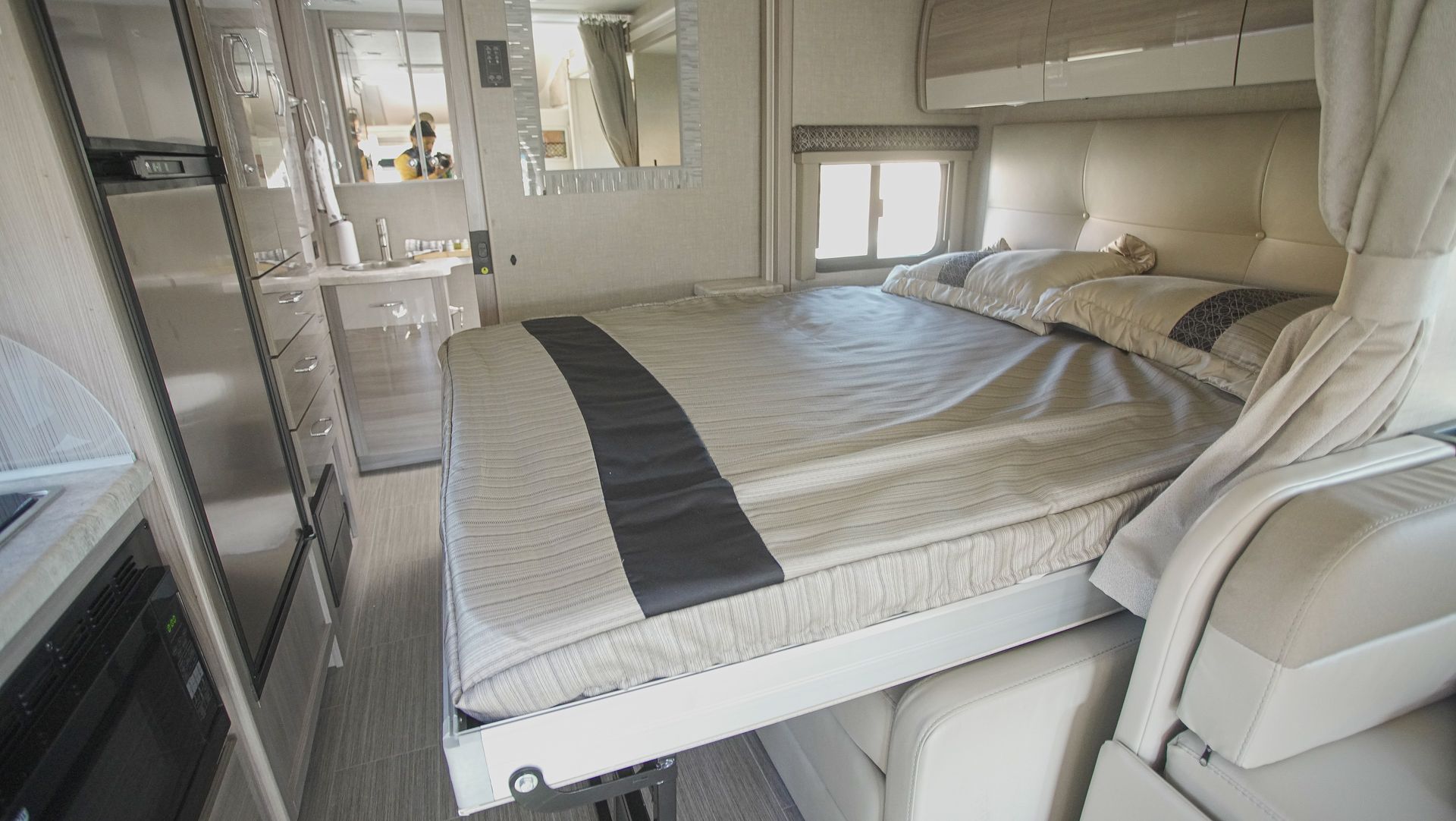 Photo 24 - 2023 Thor Motor Coach Class C Motorhome rental photo 26