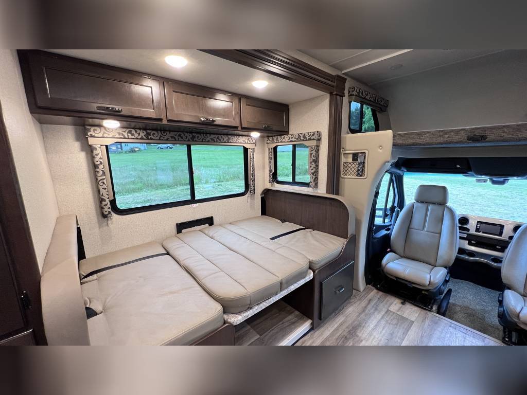 Photo 0 - 2020 Thor Motor Coach Class C Motorhome rental photo 2