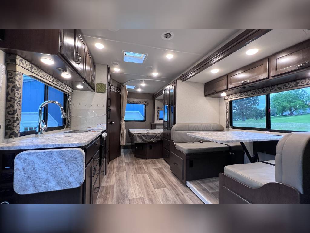 Photo 0 - 2020 Thor Motor Coach Class C Motorhome rental photo 7