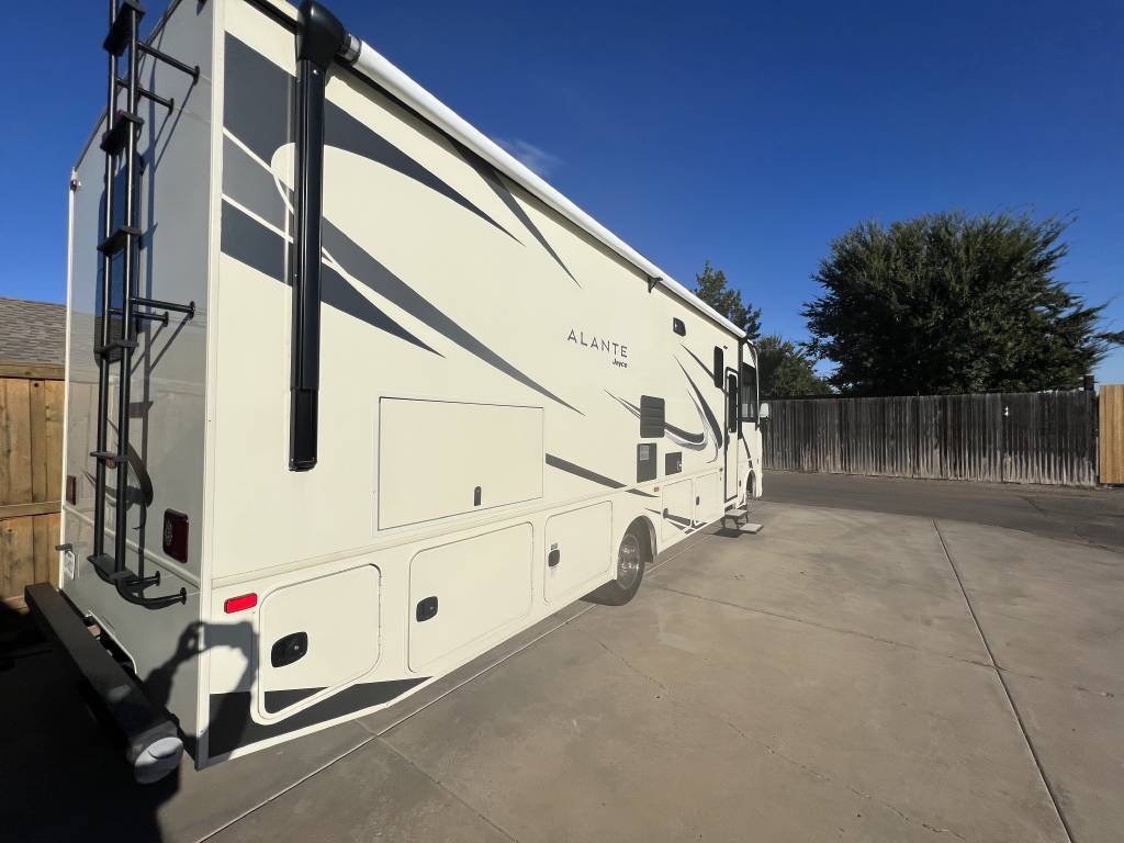 Photo 3 - 2021 Jayco Class A Motorhome rental photo 14