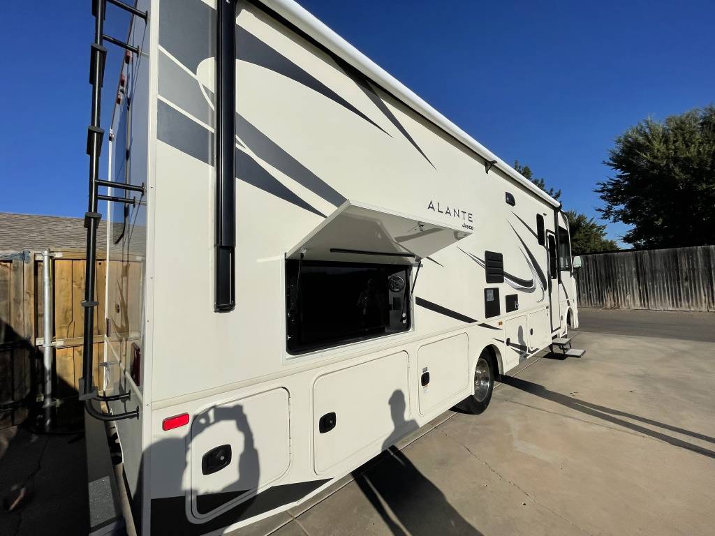 Photo 4 - 2021 Jayco Class A Motorhome rental photo 15