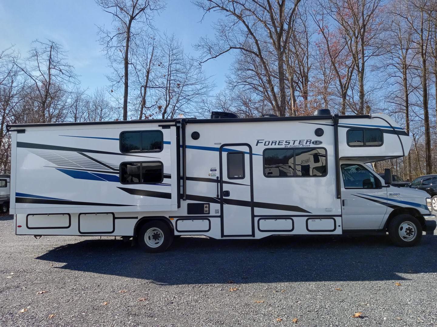 Photo 0 - 2026 Thor Class C Motorhome rental photo 2