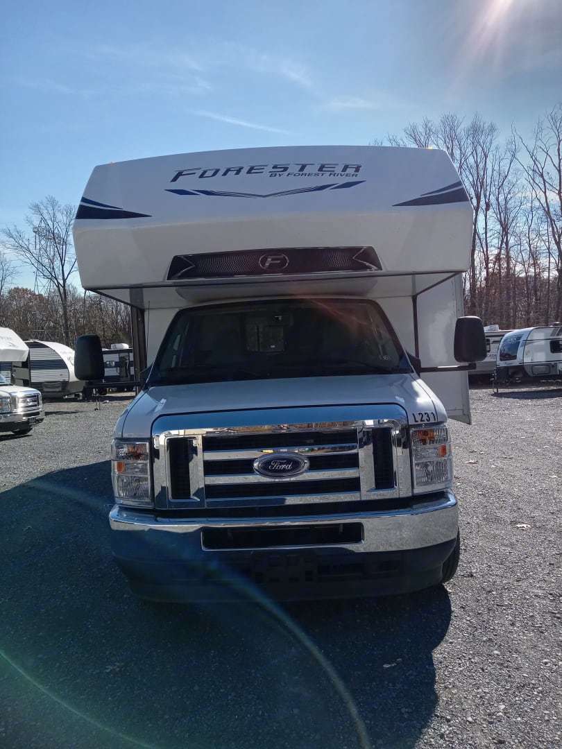 Photo 3 - 2026 Thor Class C Motorhome rental photo 5
