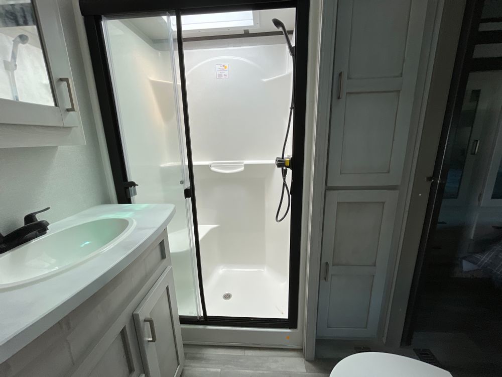 Photo 5 - 2022 Keystone Fifth Wheel rental photo 7