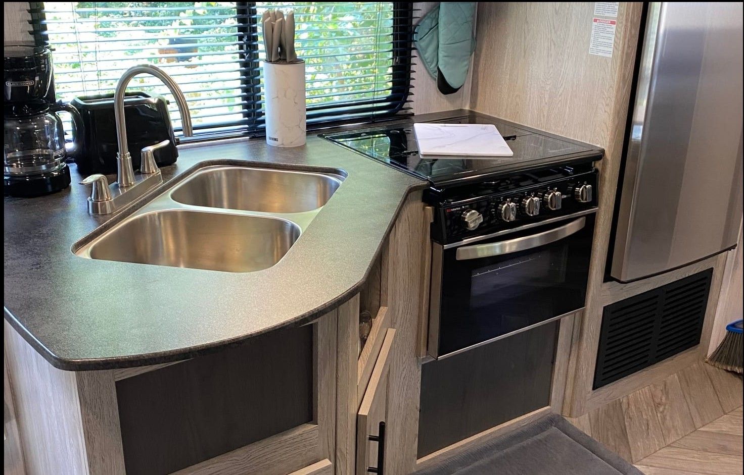 Photo 9 - 2021 Heartland Travel Trailer rental photo 11