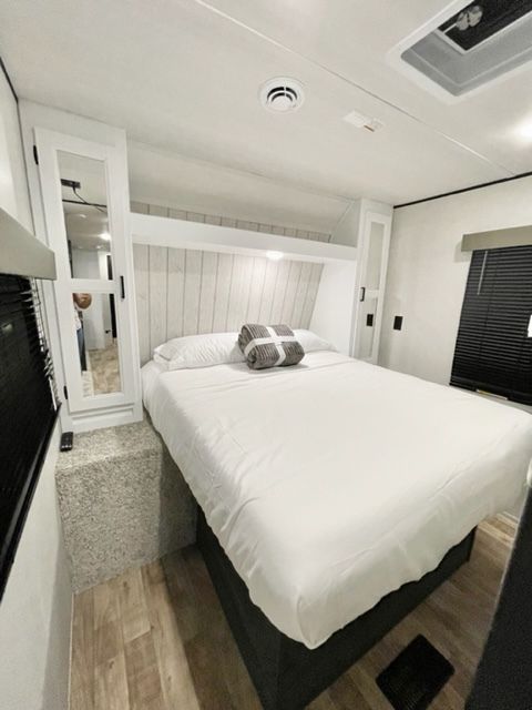 Photo 9 - 2022 Keystone Travel Trailer rental photo 11