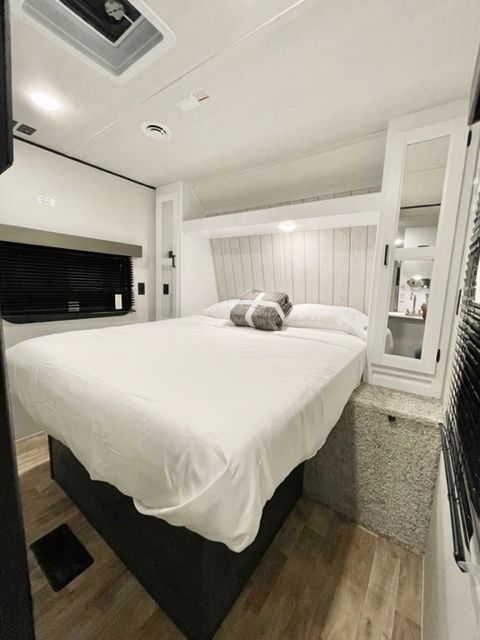 Photo 10 - 2022 Keystone Travel Trailer rental photo 12