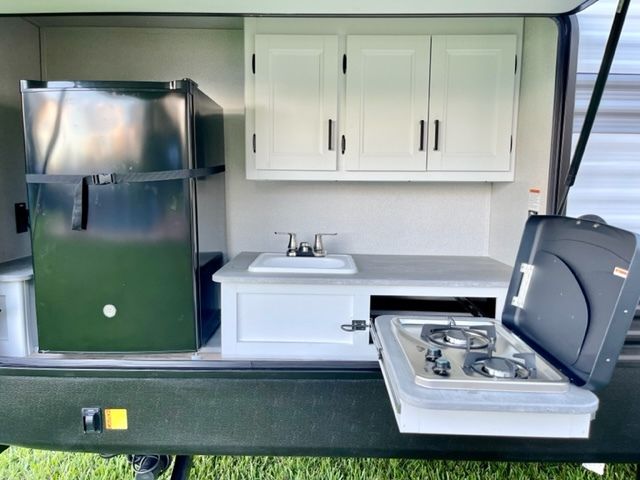 Photo 21 - 2022 Keystone Travel Trailer rental photo 22