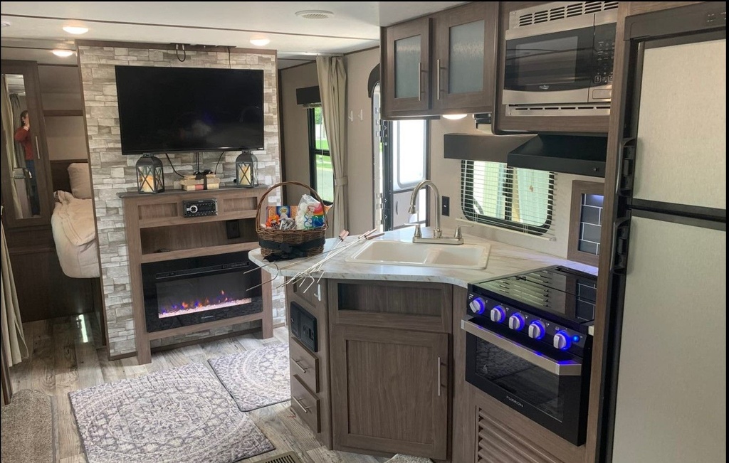 Photo 8 - 2020 Keystone Rv Travel Trailer rental photo 10
