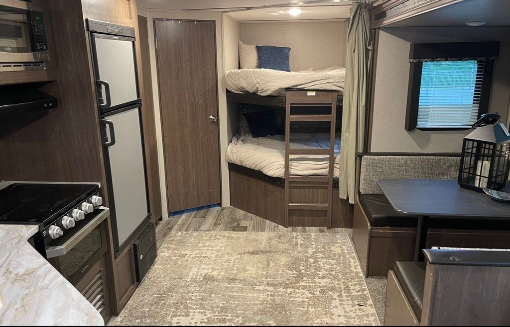 Photo 19 - 2020 Keystone Rv Travel Trailer rental photo 21