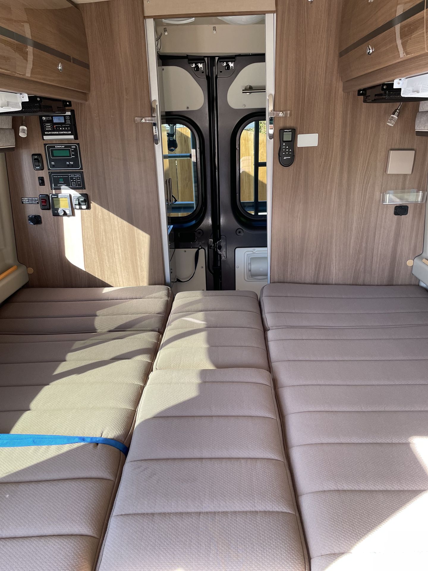 Photo 14 - 2018 Winnebago Class B Motorhome rental photo 16